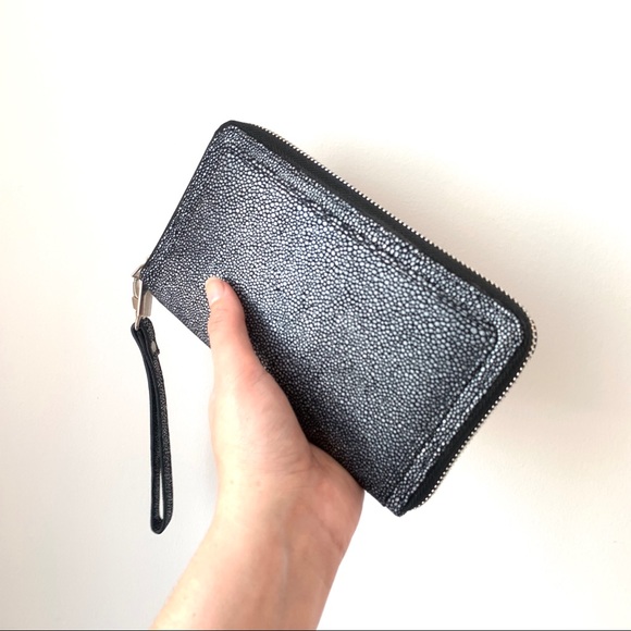 Zip Wallet - Picture 1 of 6
